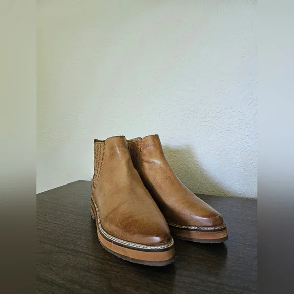 Roolee Women's Tan Leather Chelsea Boots - Picture 2 of 8